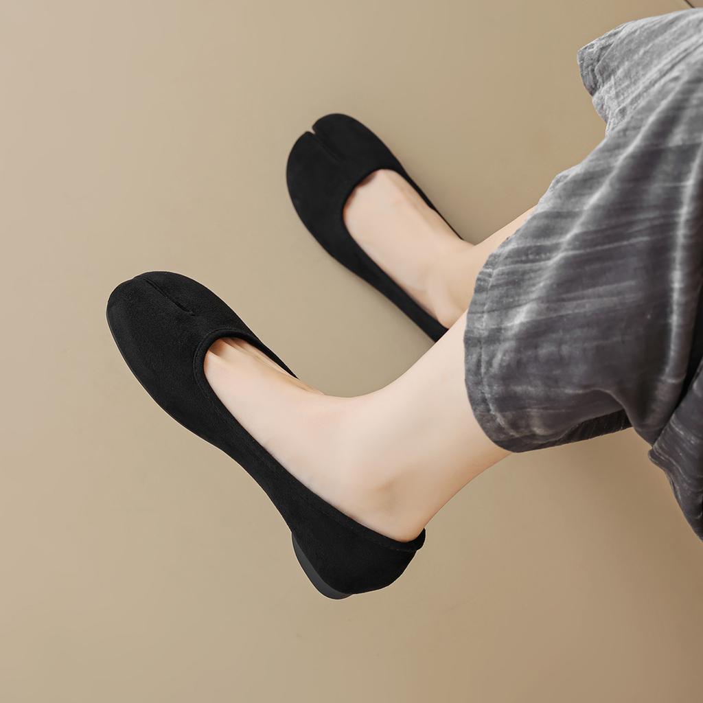 Weiwei Girl 7899-2 Неглубокие одинарные туфли Женские туфли на плоской подошве Французский темперамент Раздвоенный носок Туфли с одной педалью Ретро свиные рыси