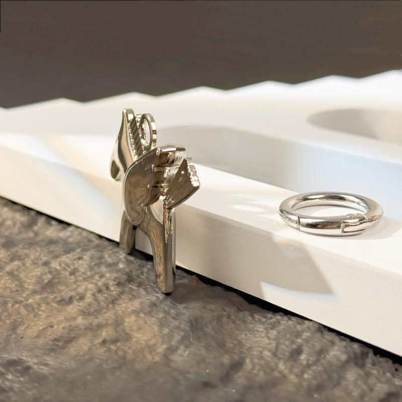 Exquisite Alloy Horse Keychain Pendant For Ladies Pegasus Bag Lock Ornaments Creative Bag Decoration Accessories Gifts