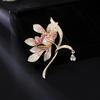 High-grade Elegant Atmosphere Stone Gradual Change Lotus Brooch Natural Freshwater Pearl Flower Pin Brooch Jacket Accessories