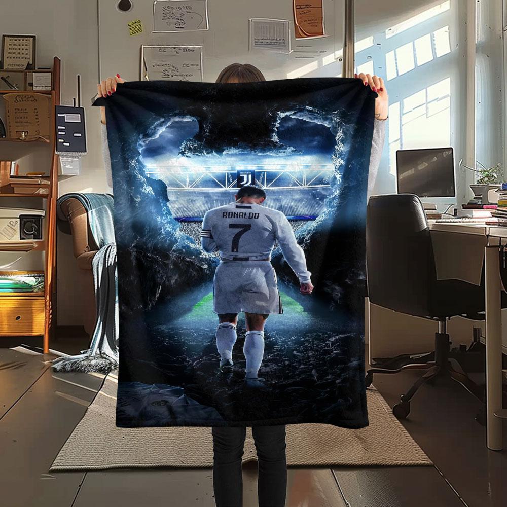 1PC Cristiano Ronaldo Patterned Flannel Blanket Suitable For All Seasons for Home Decor Warmth and Comfort Gifts Holiday Present