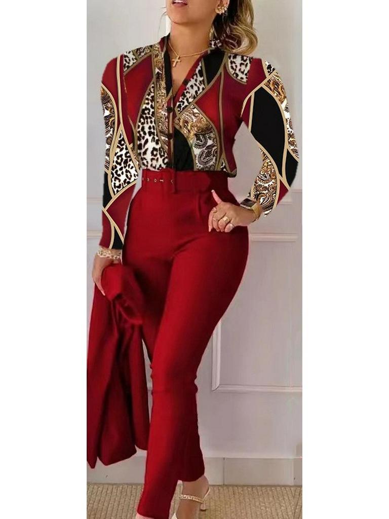 Принтованный топ с длинным рукавом и однотонный брючный костюм с поясом