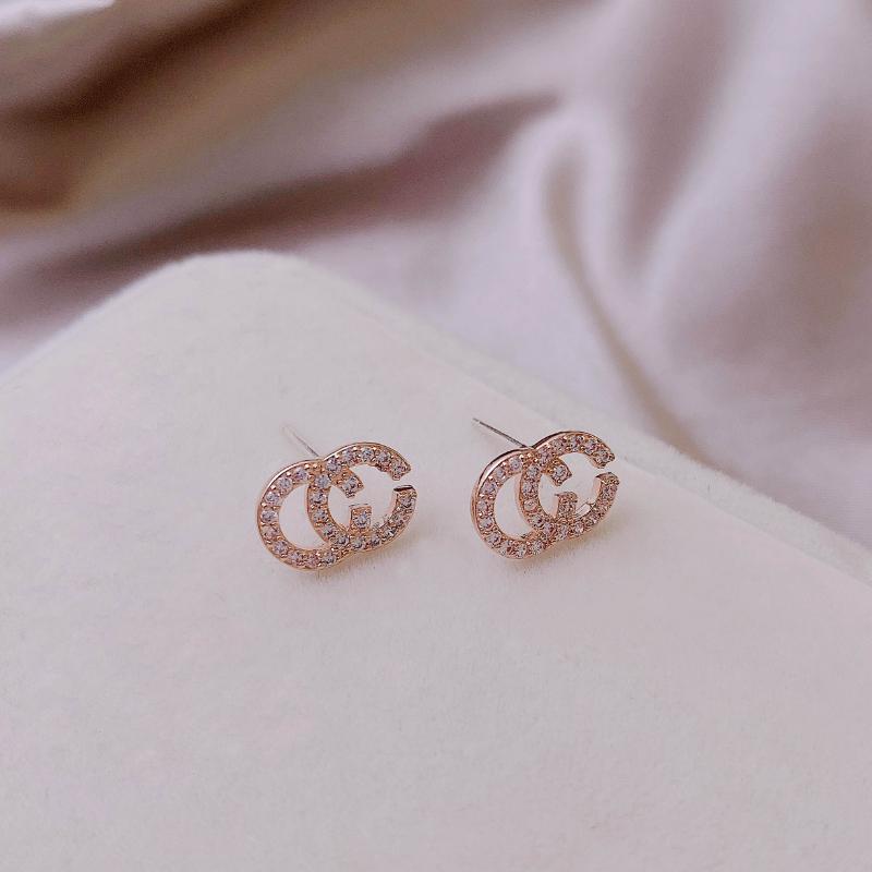 Модные женские геометрические серьги с двойной буквой C, новые модные простые и универсальные серьги в стиле Water Diamond