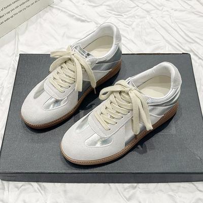 Женские туфли на толстой подошве с внутренней платформой, немецкие тренировочные туфли, женские модели, осень 2025, новые маленькие белые кроссовки, популярные повседневные кеды