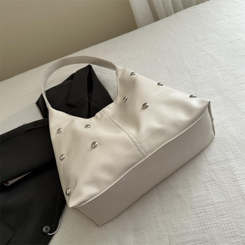 Панк Стиль Украшенная Двусторонняя Круглая Сумка-Ведро с Заклепками, Нишевая Роскошная Сумка, Шикарная Женская Подмышечная Сумка Большой Вместимости, Сумка на Плечо KTY