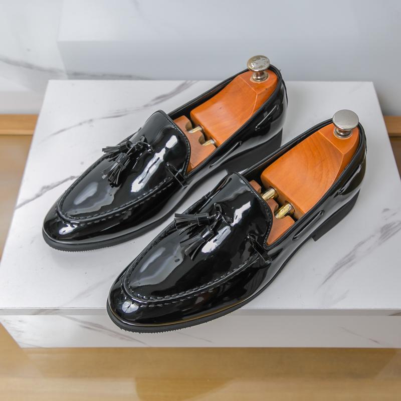 Дизайнерская мужская обувь из лакированной кожи, винтажные фиолетовые лоферы с кисточками, мужские мокасины, повседневные слипоны, социальная обувь