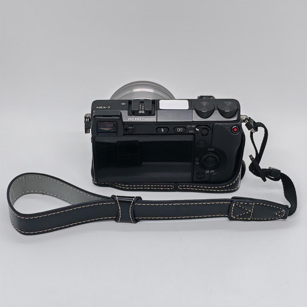 Для Sony NEX-7/NEX-6 Чехол для камеры из ПУ-кожи Конструкция с отверстием для батареи Чехол-половинка с ремешком для руки