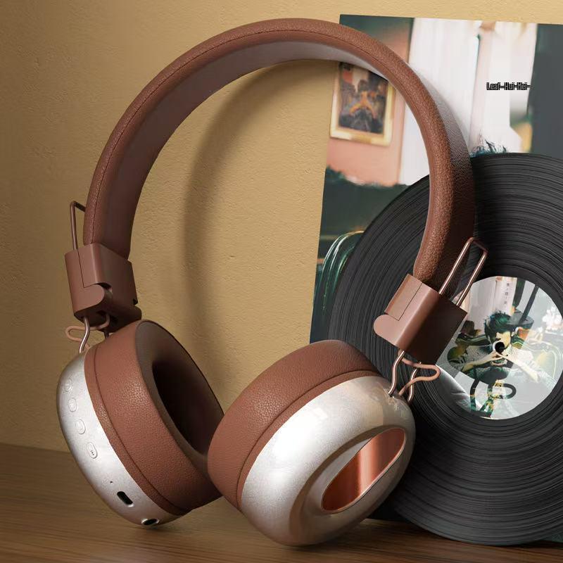 P9ProMax Wireless Bluetooth Over-Ear Headphones with Enhanced Bass for Apple Devices