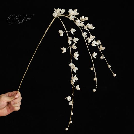 Winter Themed Centerpieces Faux Crystal Christmas Tree Picks, Acrylic White Glitter Sprays for Holiday Decor And Elegant Party Decorations Wreath