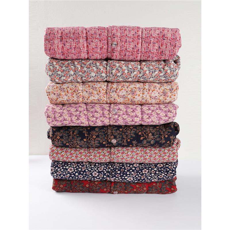 Теплое хлопковое пальто на бархатной подкладке для женщин среднего и пожилого возраста: Зимняя свободная куртка из верблюжьего пуха с защитой талии