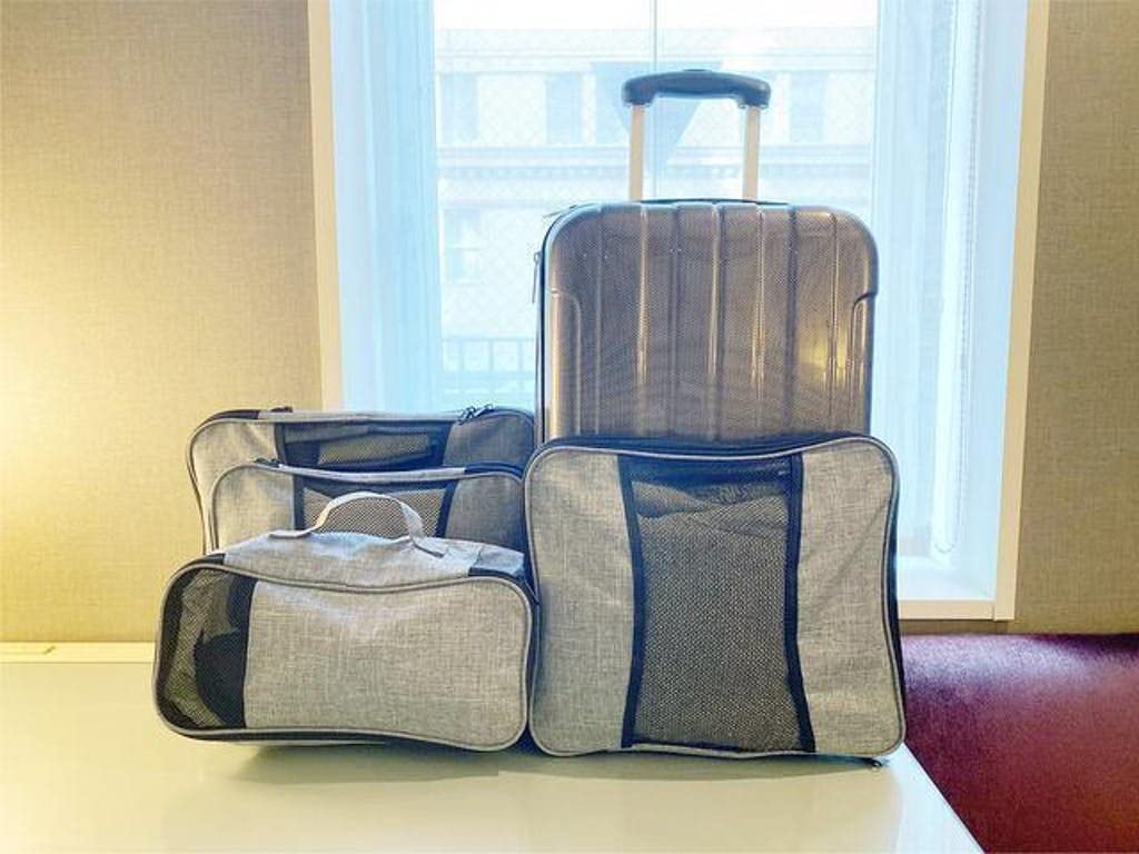 Компрессионный мешок Felix Packing, который экономит место в чемодане во время путешествий и деловых поездок и позволяет вместить примерно в два раза больше багажа FE-001