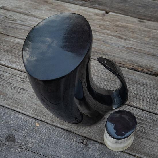 Shape by Nature Аутентичная роговая кружка для питья Комбинированная стеклянная рюмка Настоящая функциональная большая чашка из бычьего рога Набор из 2 чашек с натуральной отделкой