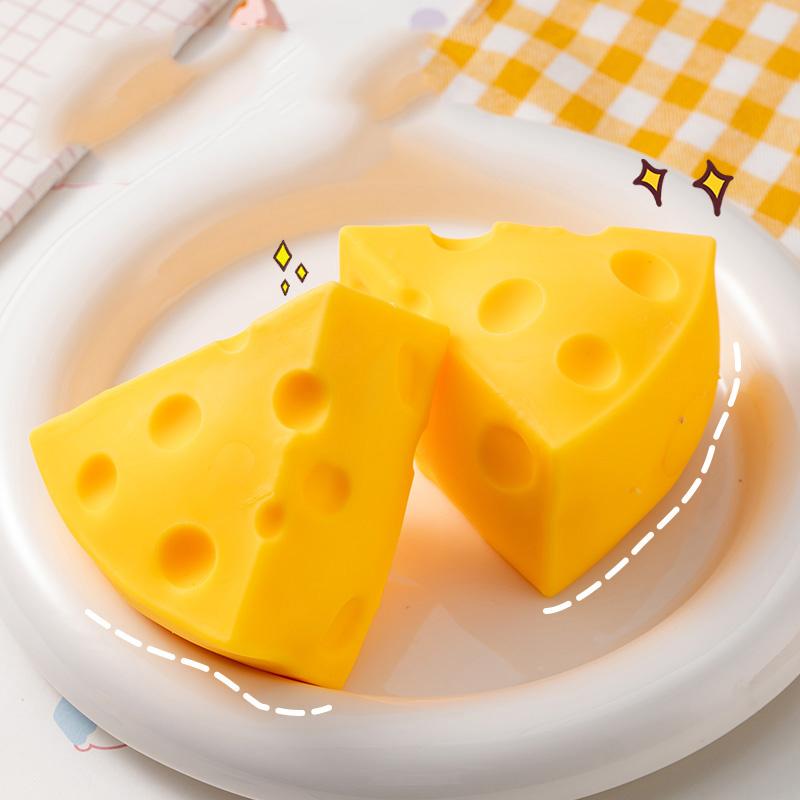 Мягкие игрушки-антистресс в виде сыра, смягчающие и расслабляющие, с медленным восстановлением упругости, идеально подходят для детских дней рождения и вечеринок.