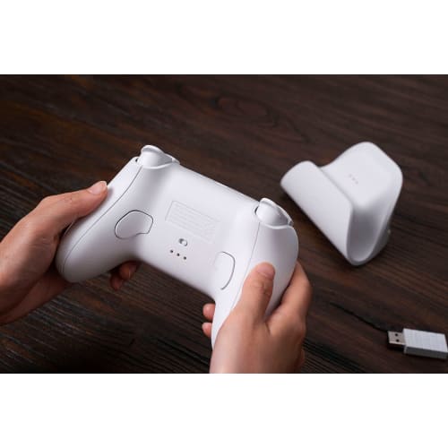 Беспроводной контроллер 8BitDo Ultimate 2.4G, Обновление джойстика с эффектом Холла, Игровой контроллер с зарядной док-станцией для ПК, Android, Steam Deck и Apple (белый)