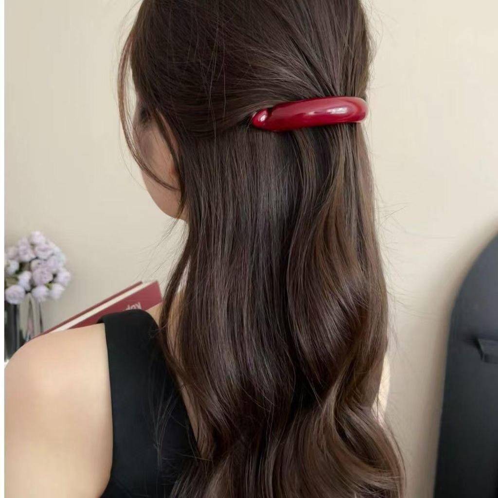 Korean Retro Hair Clip: 2024 High-End Horizontal Banana Clip for Women's Bun
