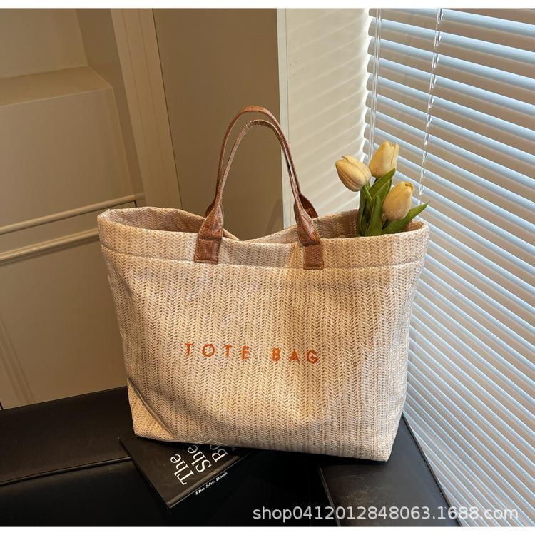 Ручная плетеная сумка женская 2025 лето новая мода повседневная большая вместимость соломенная сумка для поездок на работу сумка через плечо