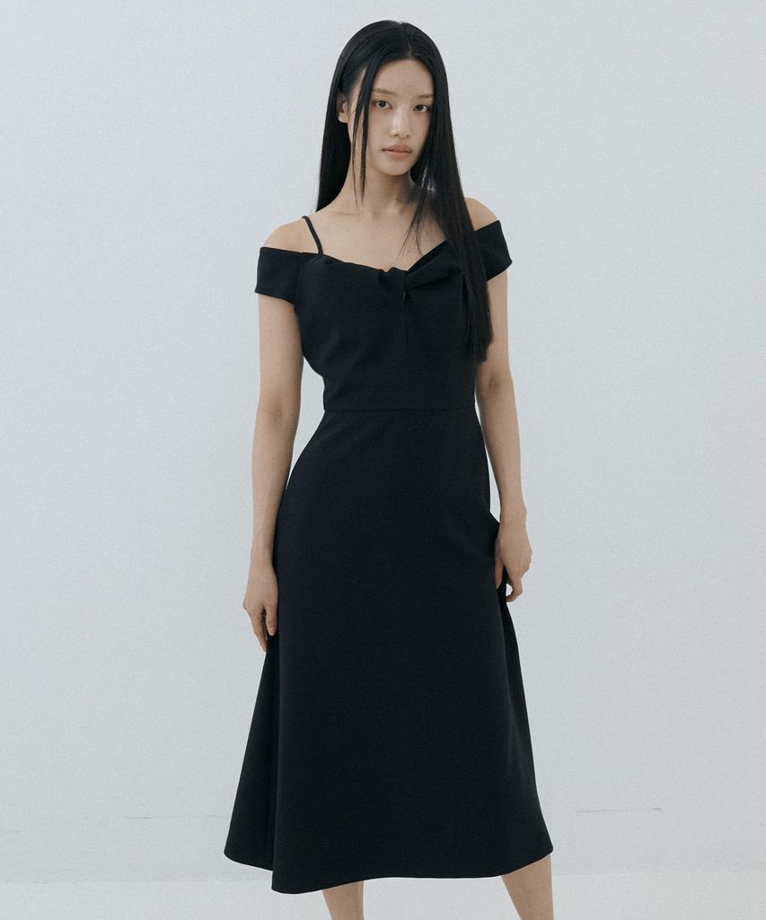 Lucirju Romantic Twist Strap Dress (Black)