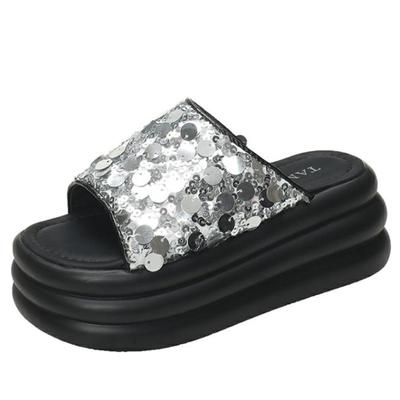 Модные летние блестящие кожаные тапочки на толстой подошве 7 см, женские сандалии 2024 года, женские туфли на танкетке и высокой платформе, женские пляжные шлепанцы