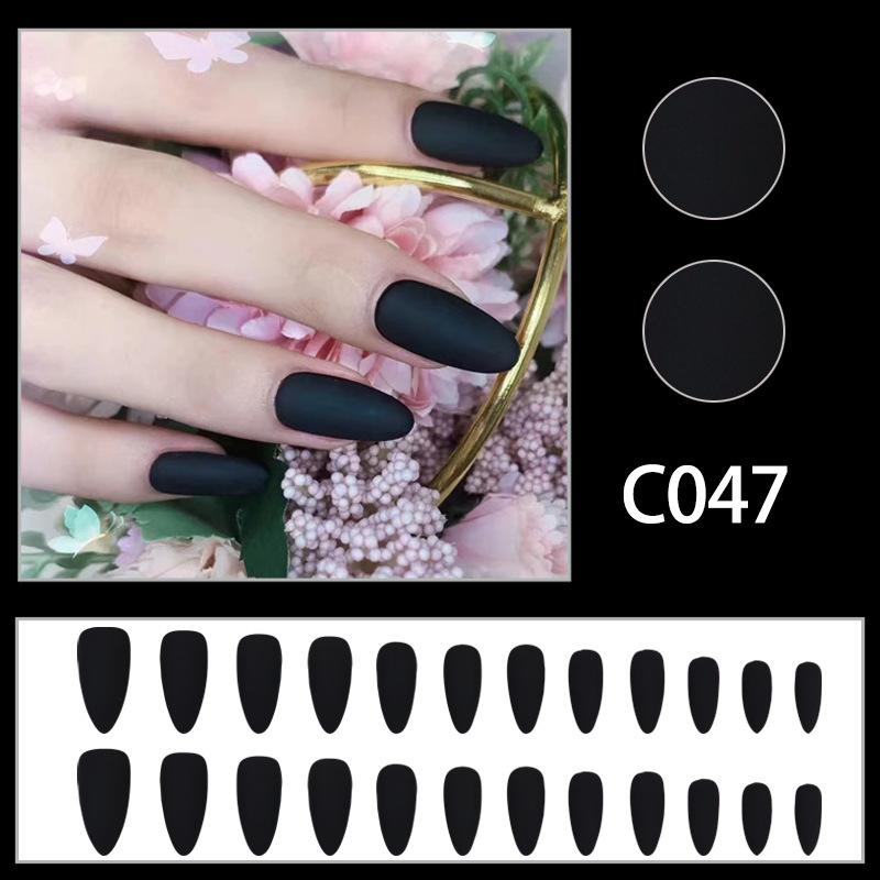 24 Pieces Solid Color Simple Nail Art, Advanced Sense Unloading White 24 Pieces Nude Black White Red Wearing Nail
