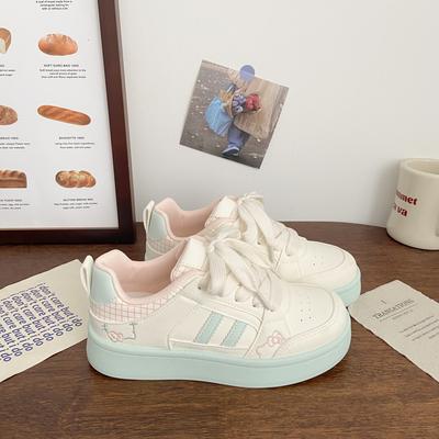 Студенческие женские осенне-зимние новые универсальные кроссовки на толстой подошве, супер-огонь, нишевые туфли-хлебушки, повседневные кеды