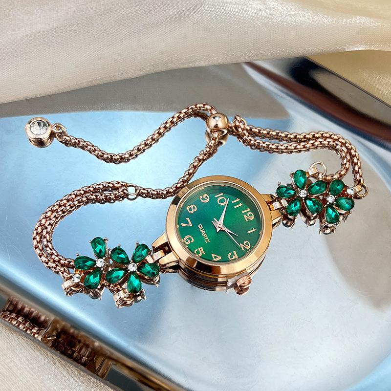 Women's Fashion Pull-Out Bracelet Watch with Diamond-Encrusted Flower Design