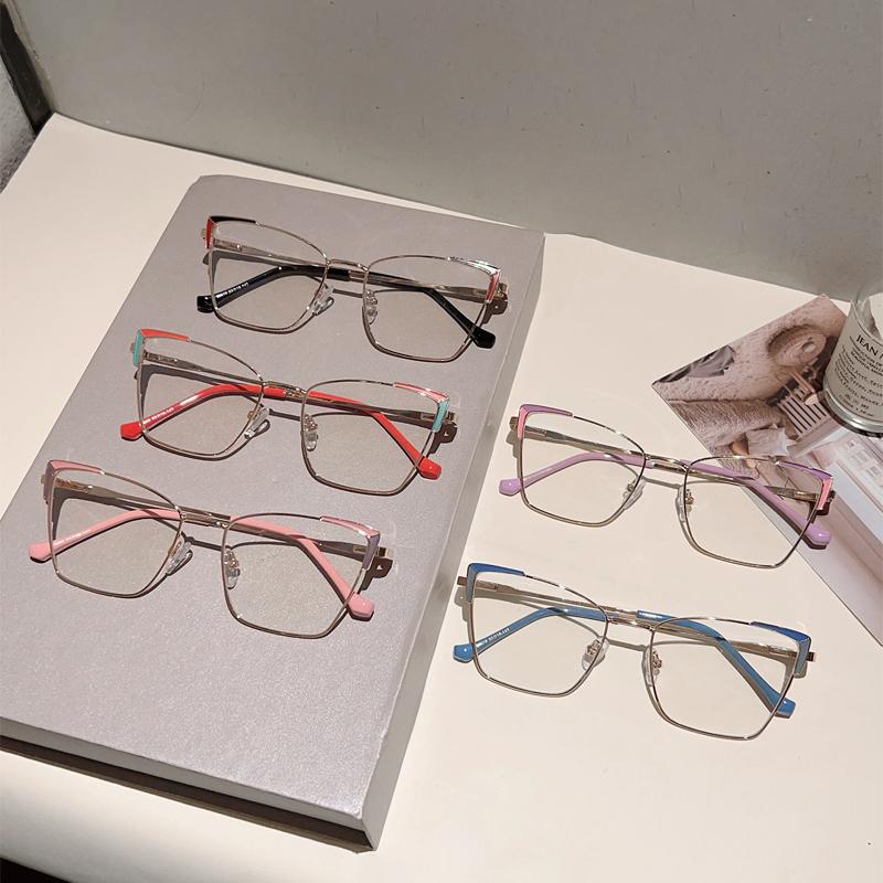 Oversized Cat Eye Glasses Women New Stylish Vintage Blue Light Blocking Eyewear Fashion Design Decorative Eyeglasses