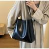 Универсальная женская кожаная сумка из искусственной кожи большой емкости для поездок на работу, новая корейская модная сумка в стиле ретро, ​​однотонная сумка на плечо