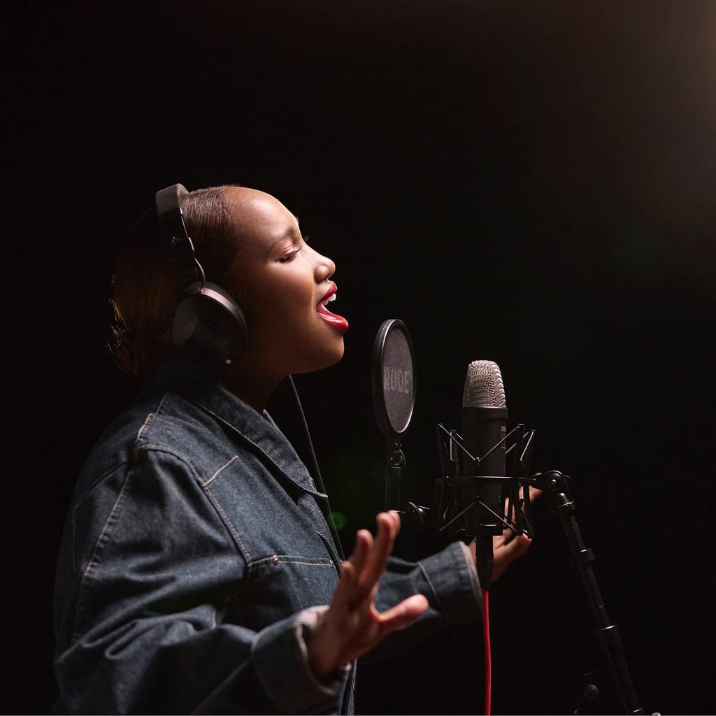 RODE Microphones NT1 (5th Generation) Condenser Microphone Black NT1GEN5B