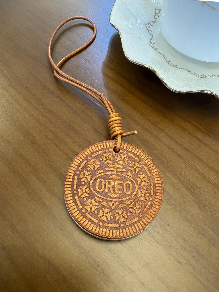 Handmade Oreo Chocolate Vegetable Tanned Cowhide Leather Hanging Accessories Hand Tents Car Keychains Pendants Gift Customization