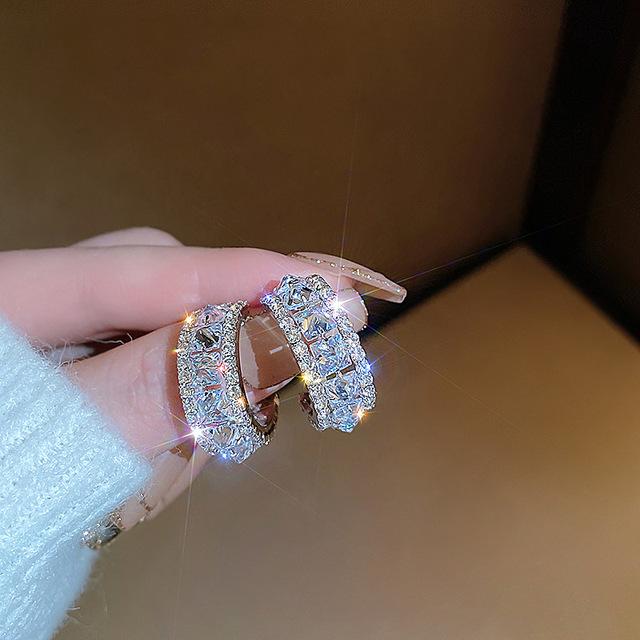 Новая модная тенденция, уникальный дизайн, элегантные нежные ретро преувеличенные многослойные серьги-гвоздики, женские ювелирные изделия, подарки на вечеринку, оптовая продажа