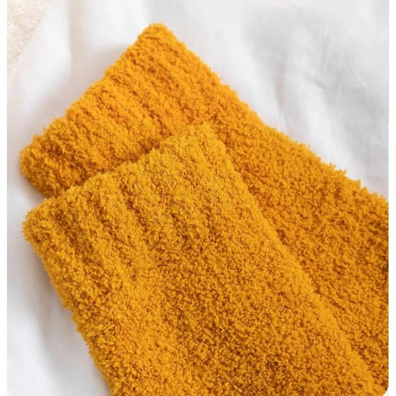 Зимние теплые длинные женские носки из кораллового флиса, толстые плюшевые домашние нескользящие носки-тапочки, повседневные простые чулки для сна