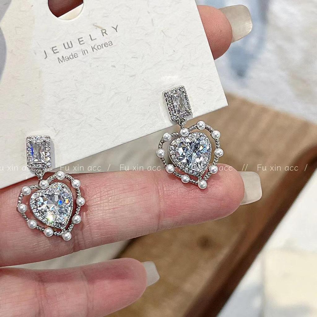 Peach Heart Zircon & Pearl Earrings: Elegant, Versatile Clips