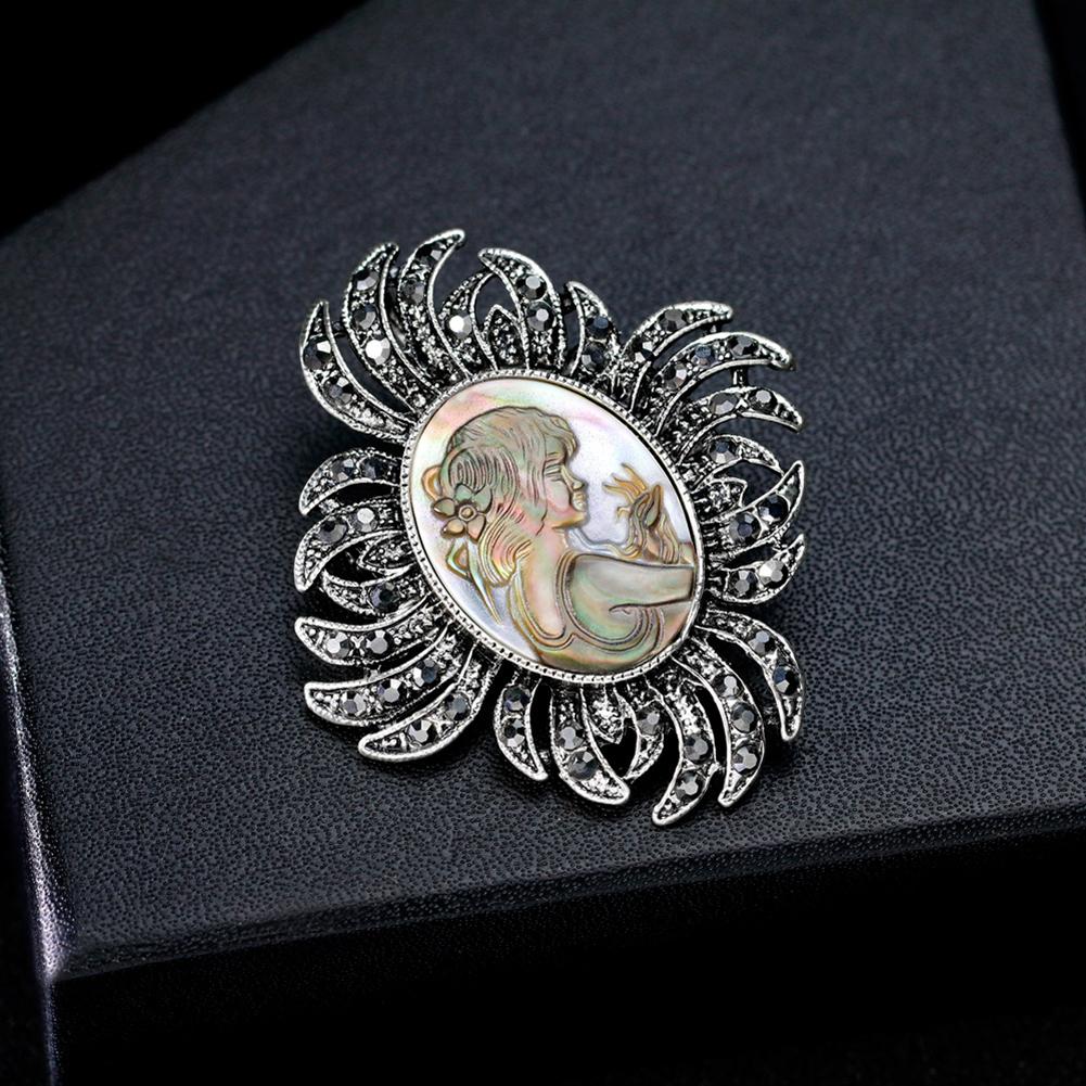 Women Retro Alloy Brooch Breastpin Shell Crystal Inlaid Fashionable Dress Decoration for Ladies