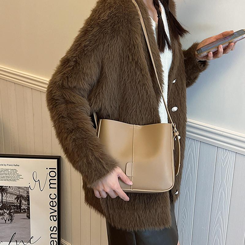 IELGY Casual Large Capacity Fashion Korean Bucket Bag