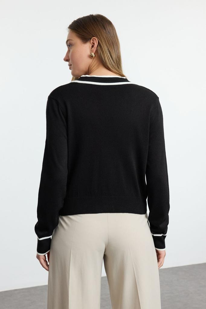 Women's Elegance Style Cardigan Black Color Block Knitwear Cardigan