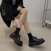 Ретро британский стиль студенческие черные кожаные туфли женские летние 2025 новые модные взрывные толстые подошвы увеличивающие высоту одинарные туфли
