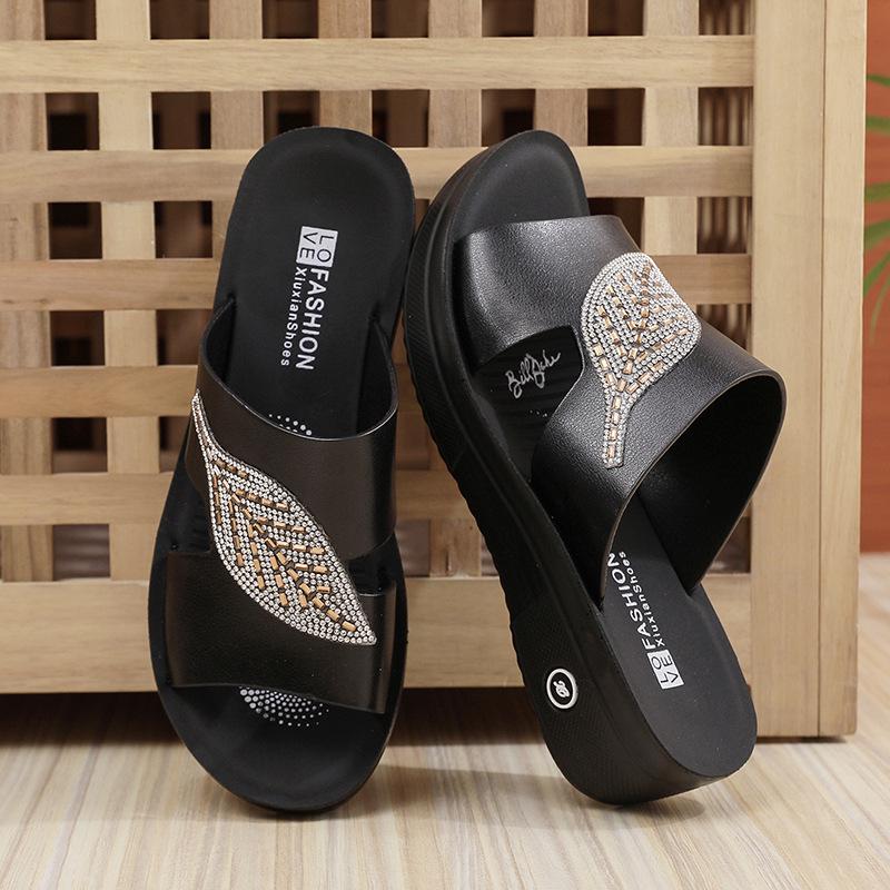 Женские босоножки на танкетке 2025: Высококачественная, Нескользящая Мягкая Подошва для Среднего и Пожилого Возраста