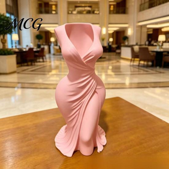 Dual-purpose Vase 3D Printed Elegant Dress-Style Vase, Dual-Purpose Tabletop Decor with Flowing Pleated Skirt, Decorative Ornament Stylish Evening