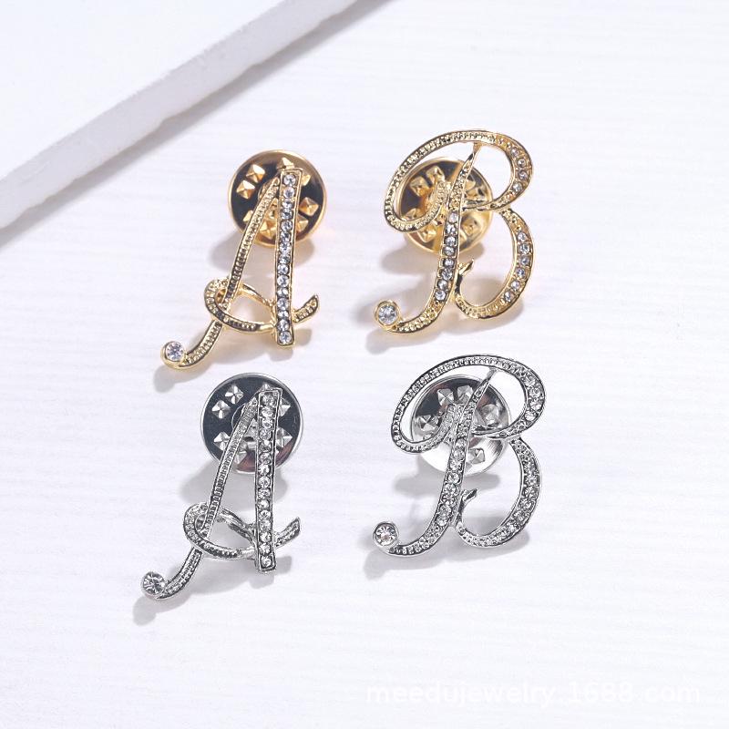 High-Precision Electroplated Vintage Alloy Brooch with Rhinestones
