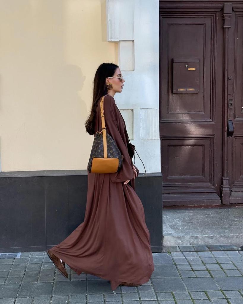 Летний женский повседневный комплект 2025 года для трансграничной торговли: Длинное пальто, футболка с длинным рукавом и брюки с высокой талией