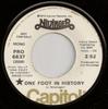 7-дюймовая пластинка JOHN NITZINGER - One Foot In History P3559 Capitol Records 1973 США Рок Б/у