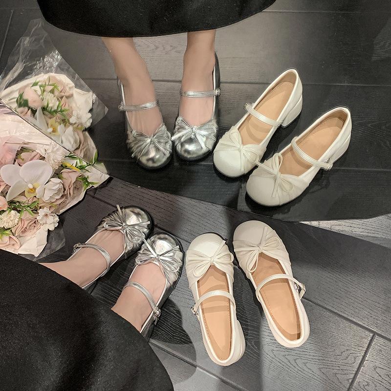 French gentle wind Mary Jane shoes spring and autumn new bow buckle belt with skirt light mouth single shoes