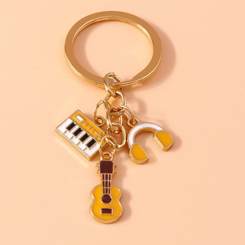 Cute Enamel Mini Piano Keychain Simulation Musical Instruments Key Ring Pendants Women Girls Handbag Decor DIY Jewelry Gift