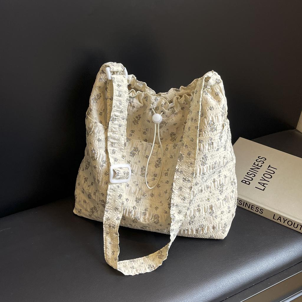 Casual Large Bag Women's Summer New Floral Canvas Bag Large Capacity Tote Bag Class Commuting Single Shoulder Crossbody Bag