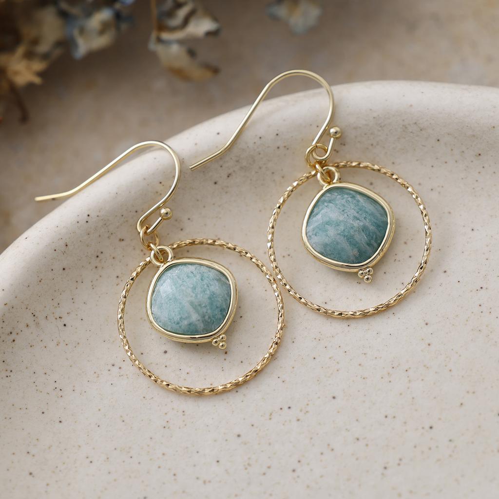 Direct supply of amethyst earrings, natural stone light luxury earrings, niche temperament copper-plated real gold earrings, one piece.