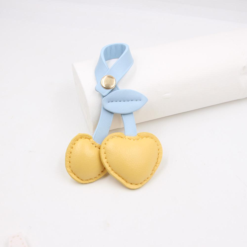 Европейская и американская пасторальная кожаная сумка «Вишня» с ретро кулоном-брелоком