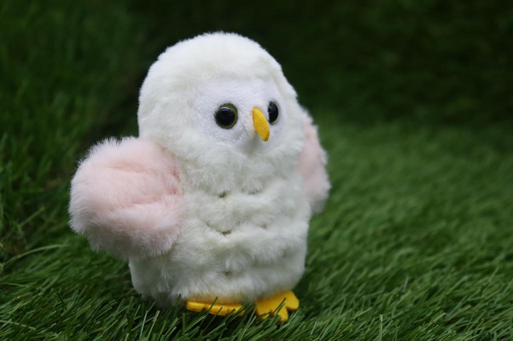 Брелок для ключей «Взлетающая хлопающая сова» Милая сова с расправленными крыльями и мягкой игрушечной розовой коробкой, хлопающей крыльями, [музыка включена]