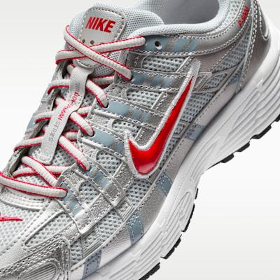 Детские кроссовки Nike P-6000 Металлический серебристый Спортивный красный (GS) Металлический серебристый/матовый серебристый/холодный серый/спортивный красный