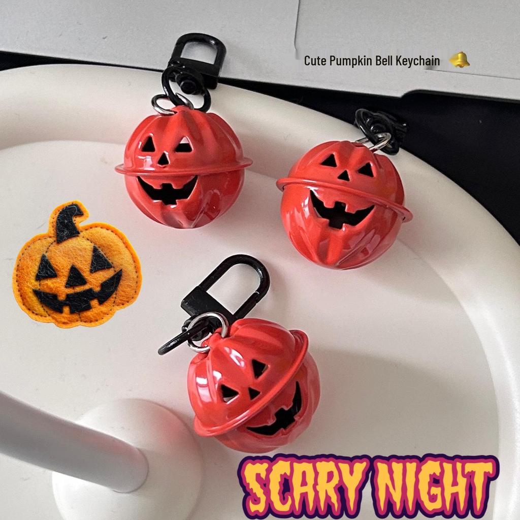 Halloween Mischievous Pumpkin Bell Keychain - Cute Cartoon Pendant Gift for Couples & Besties