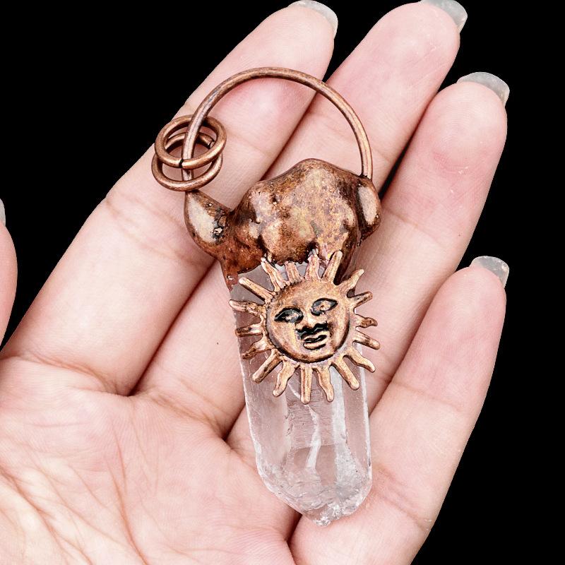 Natural Clear Quartz Point Pendant Retro Antique Copper Sun Face Charm Crystal Point Necklace Pendant For Jewelry Making