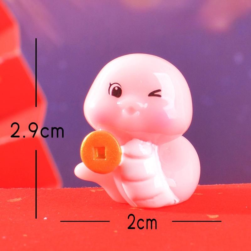 Новогодний декоративный мультяшный змей Года Маленький декоративный предмет для привлечения богатства и удачи Смола ручной работы